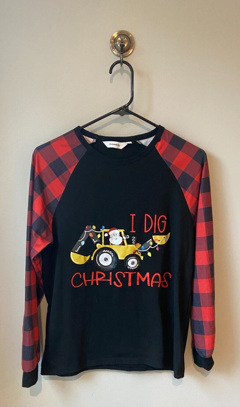 Cutematchy Womens Long Sleeve I Dig Christmas Pajama Top Red/Black Plaid, Small